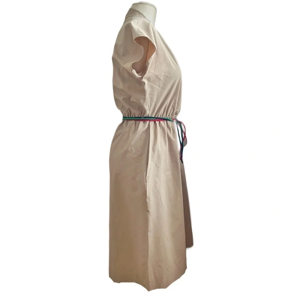 🚫SOLD🚫 Vintage 1970s Khaki Utility Midi Dress with rainbow belt and pockets - Picture 3 of 10